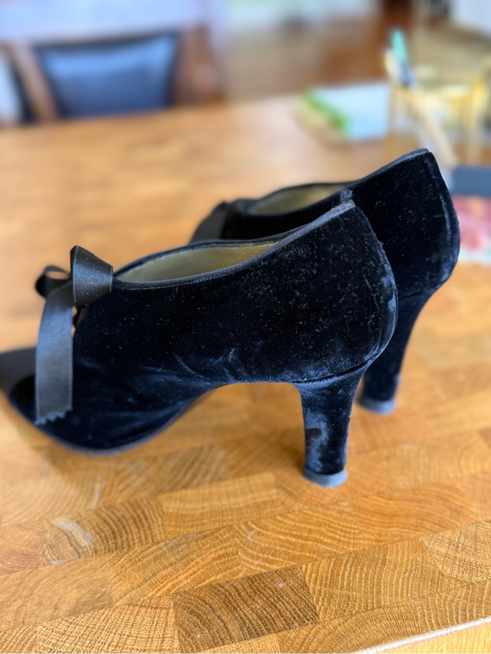 Vintage Yves Saint Laurent Velvet With Satin Lace up Heels. Made in Italy size 7 - Picture 7 of 9